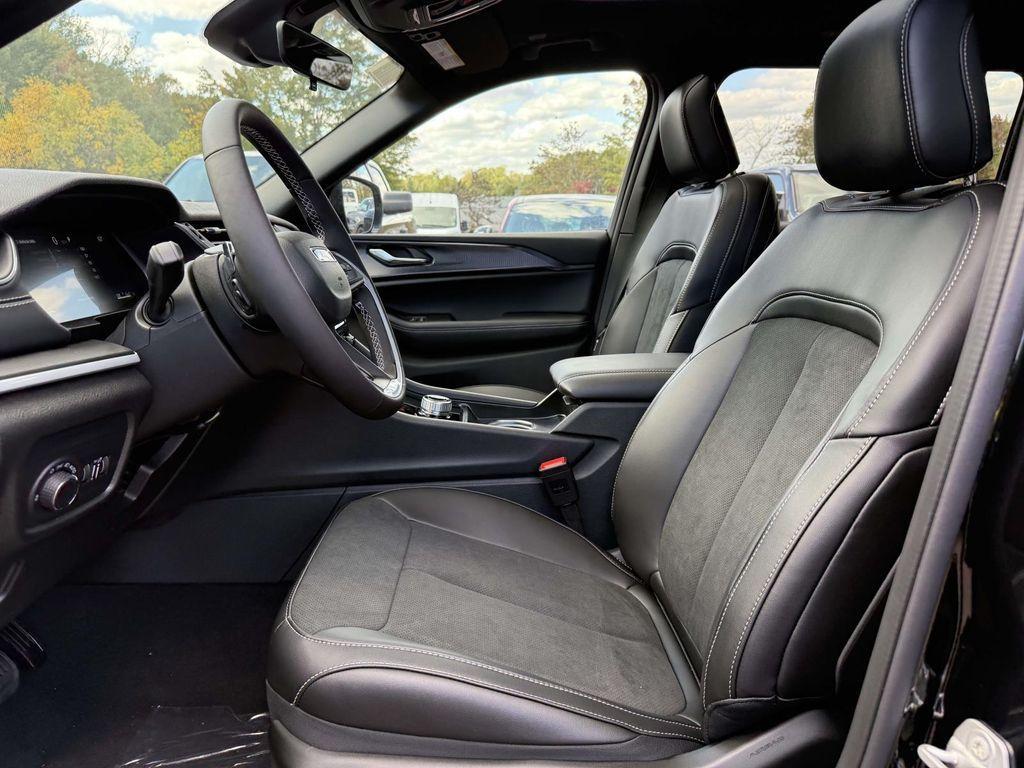 new 2025 Jeep Grand Cherokee L car, priced at $40,665