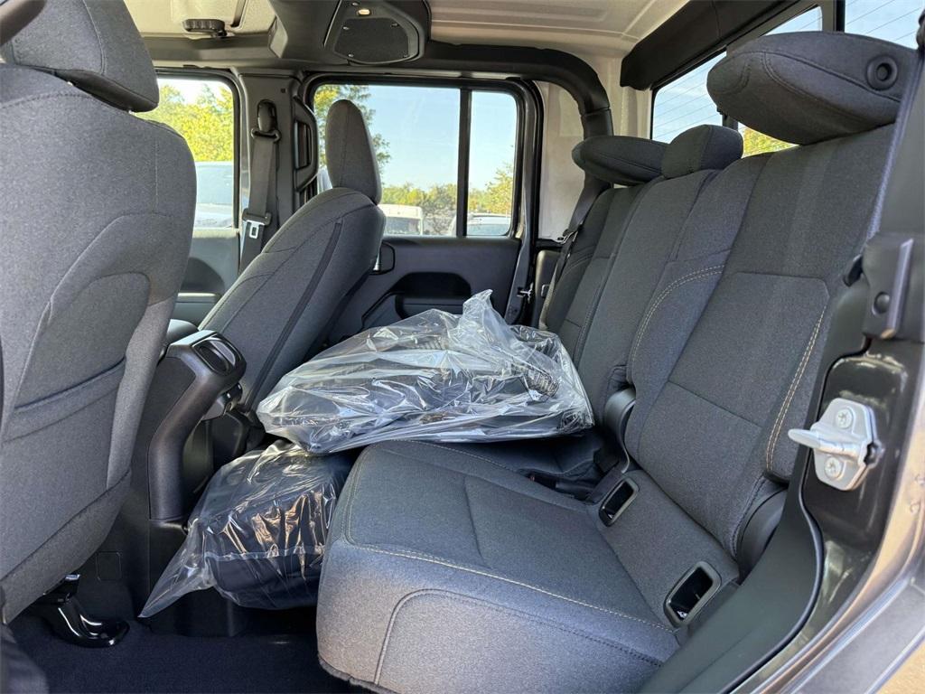 new 2025 Jeep Gladiator car, priced at $42,645