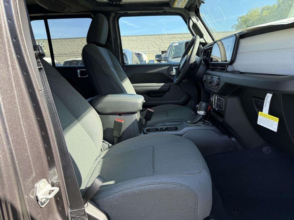 new 2025 Jeep Gladiator car, priced at $38,645