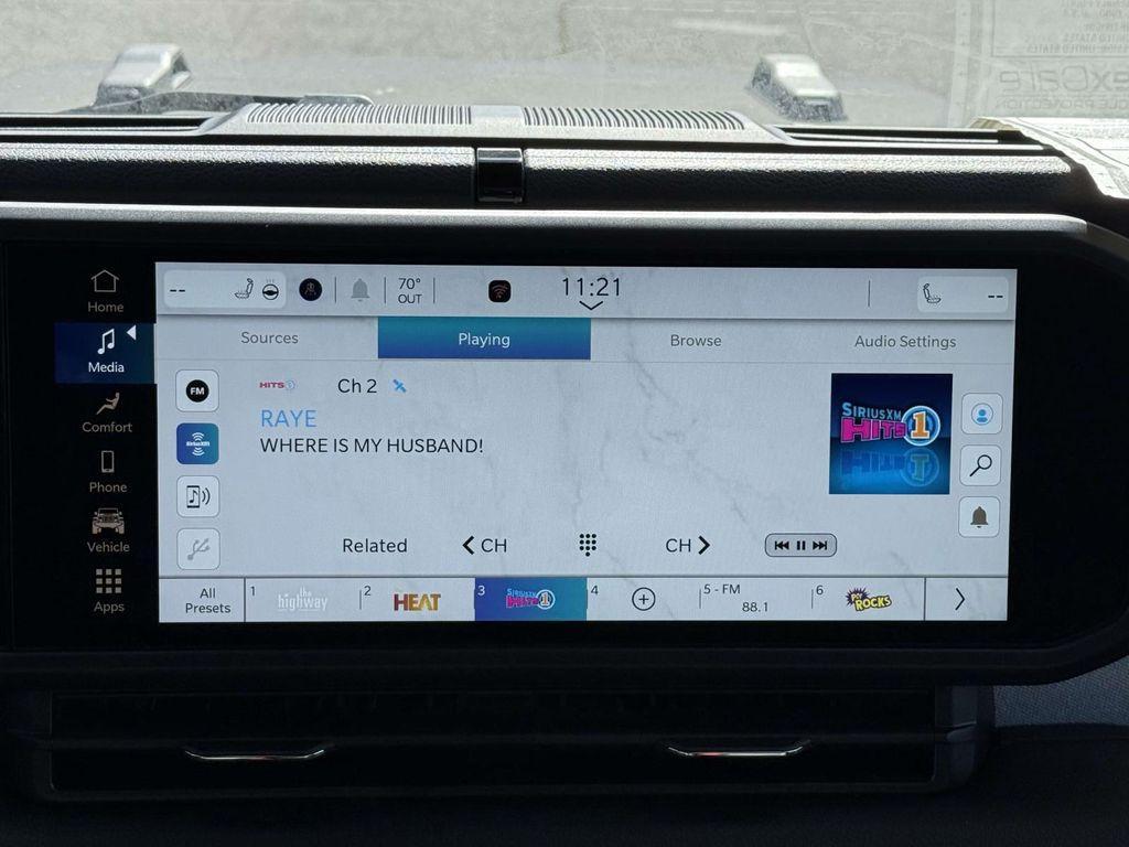 new 2025 Jeep Gladiator car, priced at $38,645