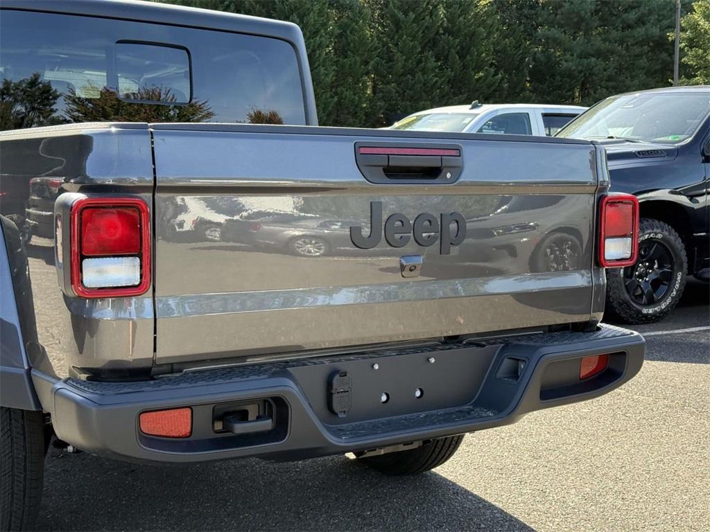new 2025 Jeep Gladiator car, priced at $42,645