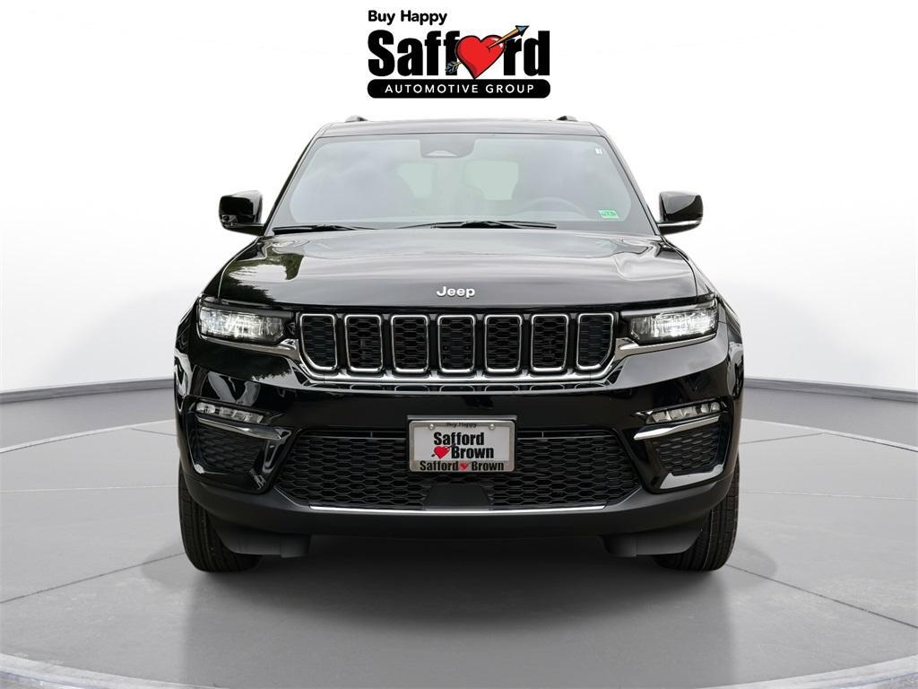 new 2025 Jeep Grand Cherokee car, priced at $40,877