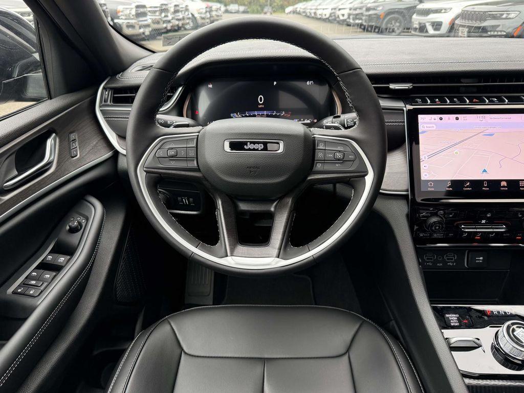 new 2025 Jeep Grand Cherokee car, priced at $38,877