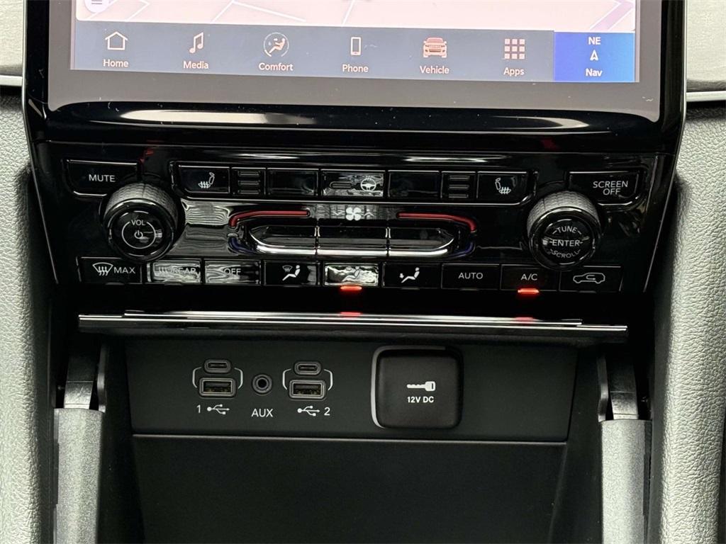 new 2025 Jeep Grand Cherokee car, priced at $40,877