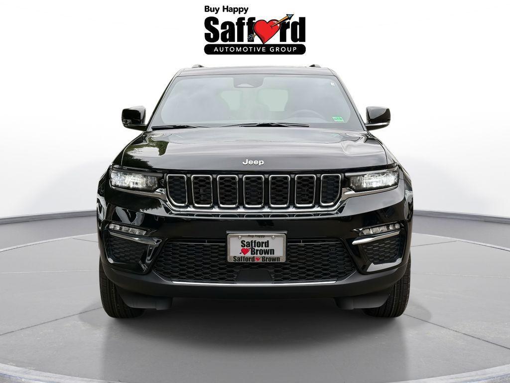 new 2025 Jeep Grand Cherokee car, priced at $38,877