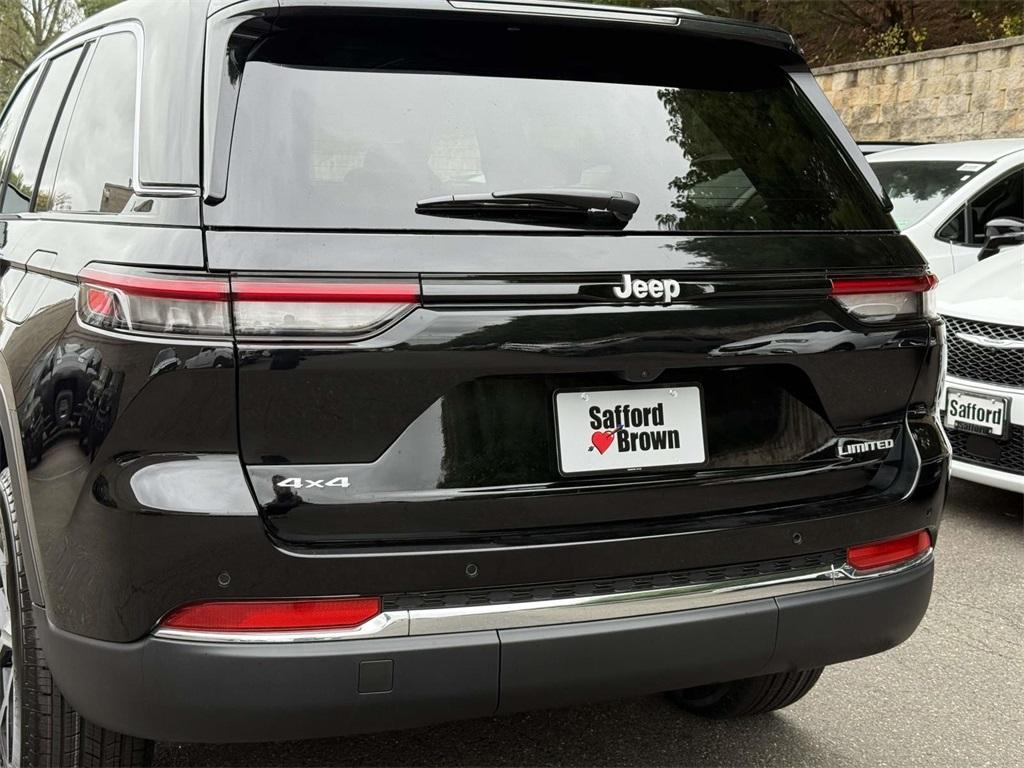 new 2025 Jeep Grand Cherokee car, priced at $40,877