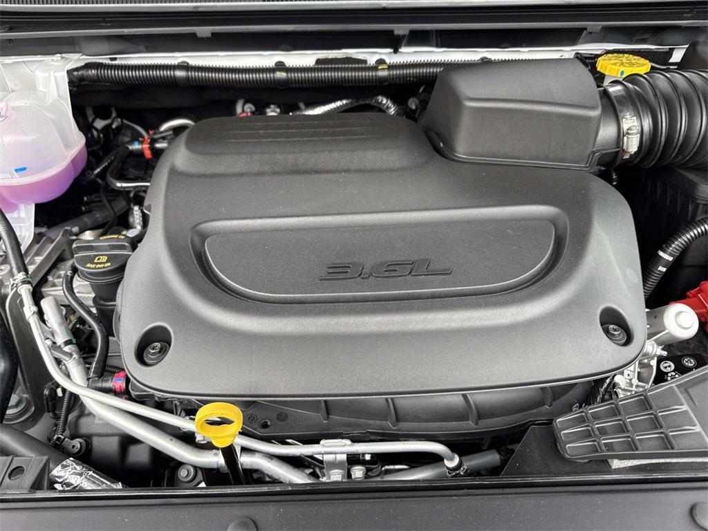 new 2026 Chrysler Pacifica car, priced at $40,343