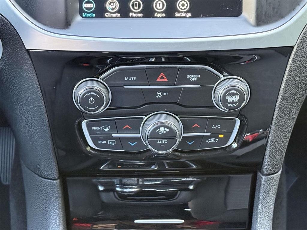 used 2023 Chrysler 300 car, priced at $25,798