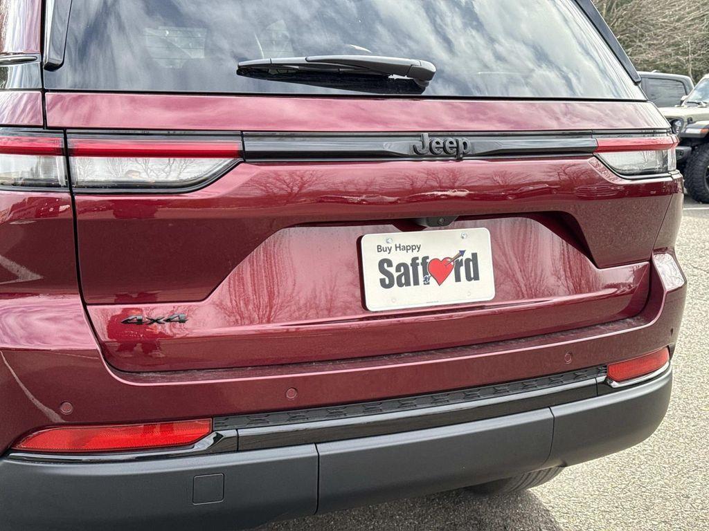 new 2025 Jeep Grand Cherokee car, priced at $41,955