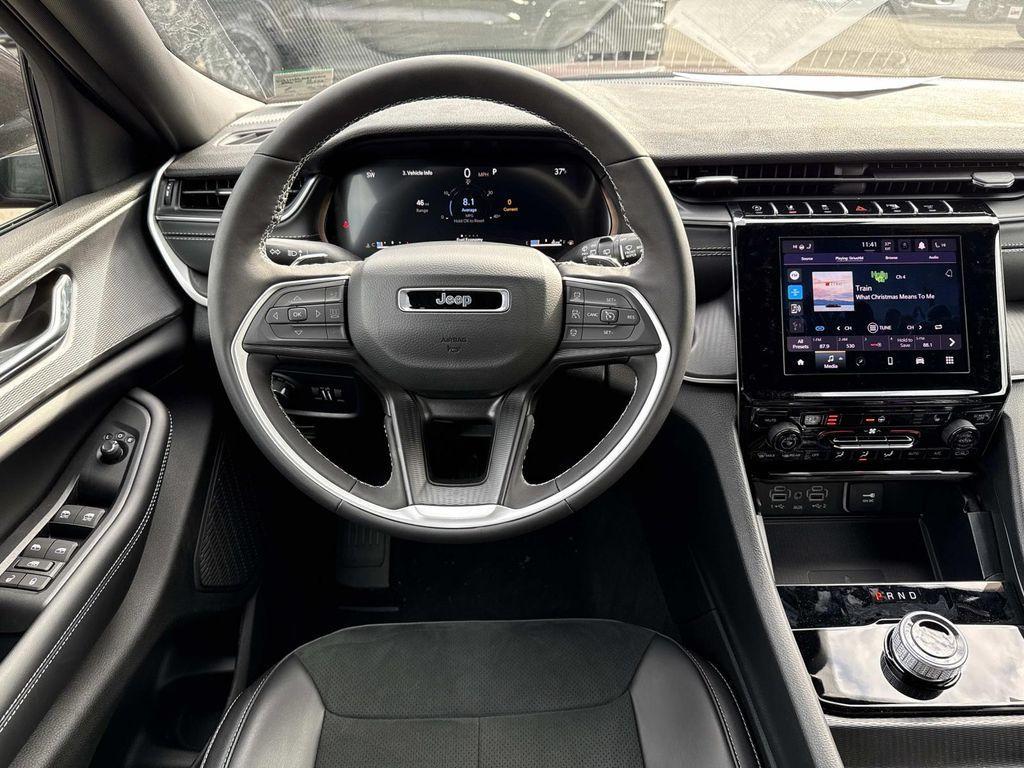 new 2025 Jeep Grand Cherokee car, priced at $41,955