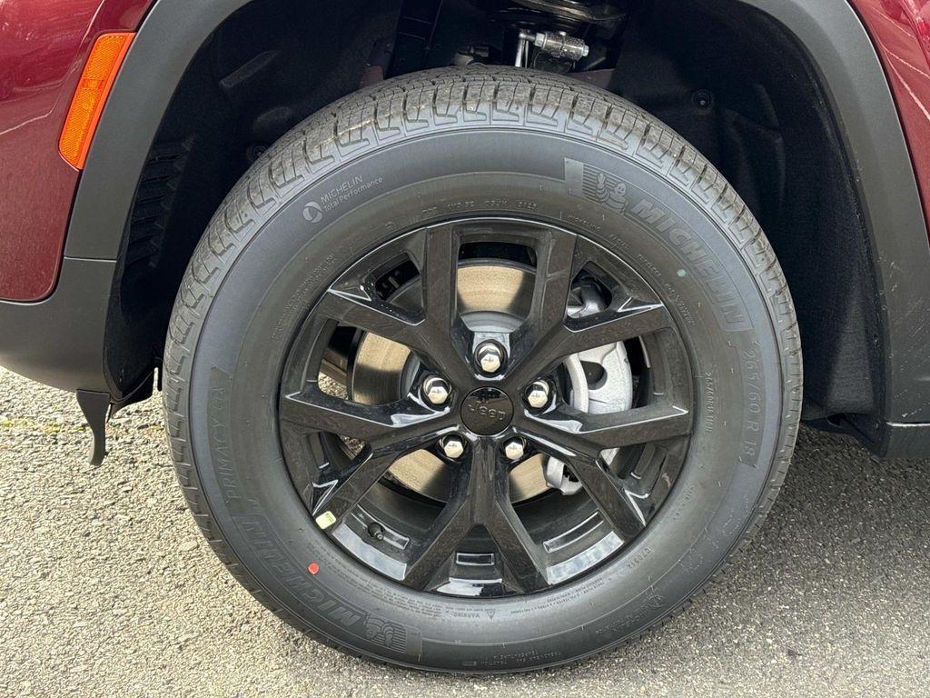 new 2025 Jeep Grand Cherokee car, priced at $41,955