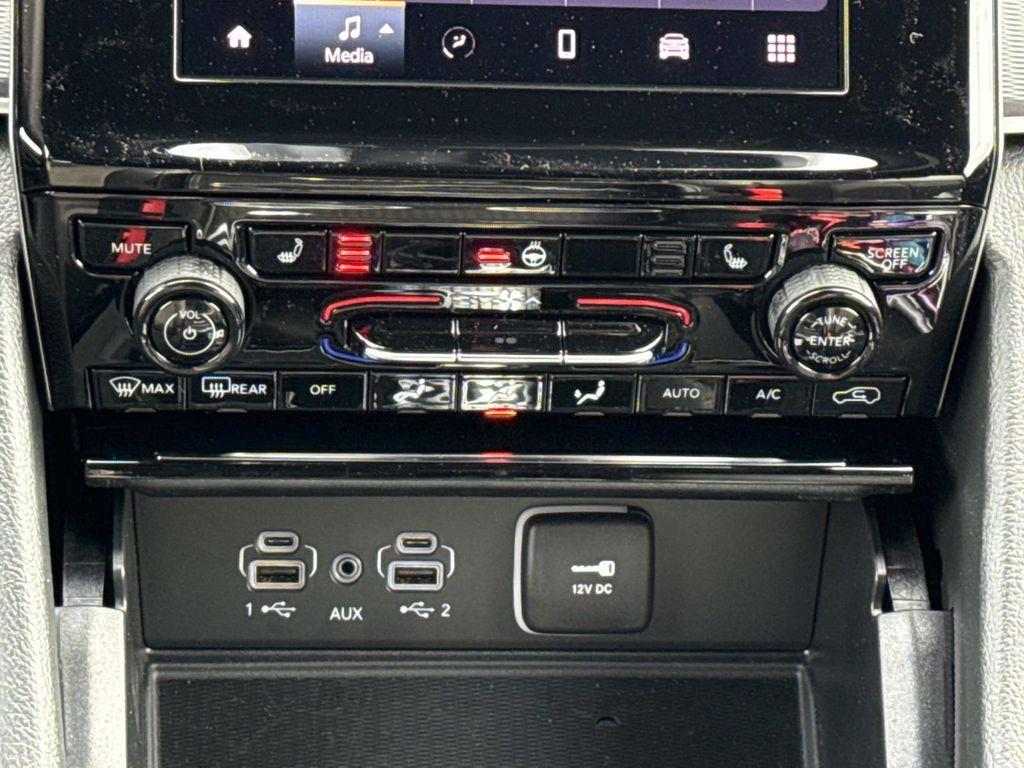 new 2025 Jeep Grand Cherokee car, priced at $41,955