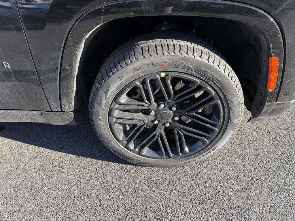 new 2026 Jeep Grand Wagoneer L car, priced at $79,627