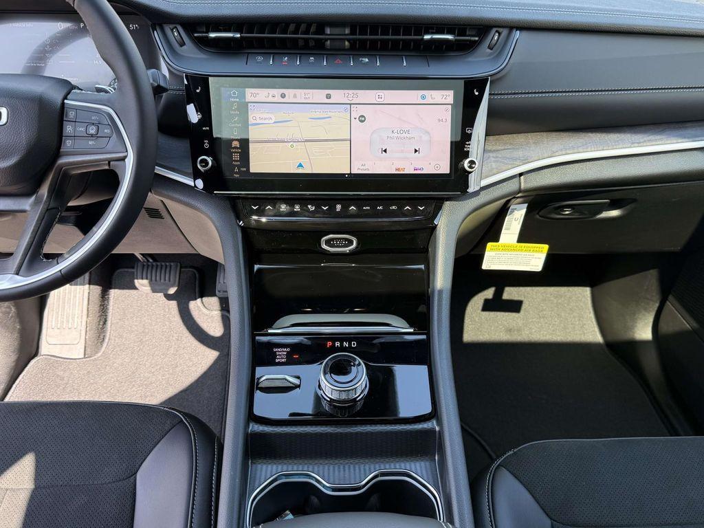 new 2026 Jeep Grand Cherokee car, priced at $43,898