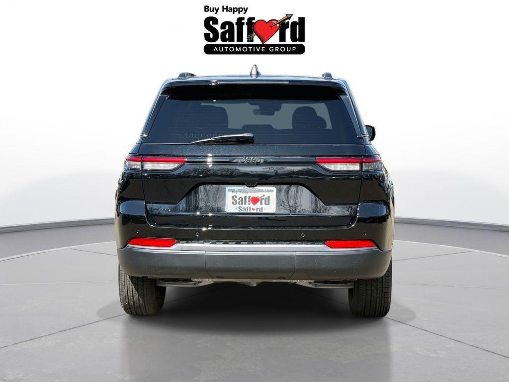 new 2026 Jeep Grand Cherokee car, priced at $43,898