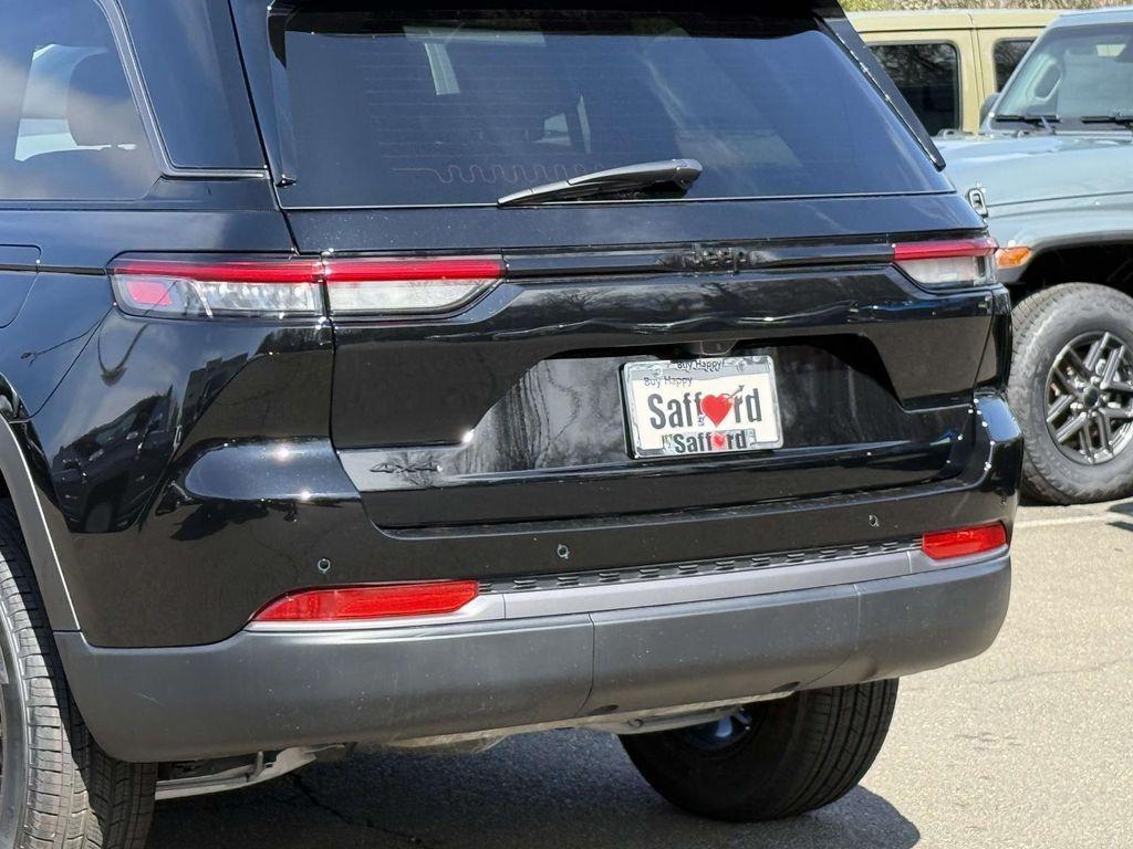 new 2026 Jeep Grand Cherokee car, priced at $43,898