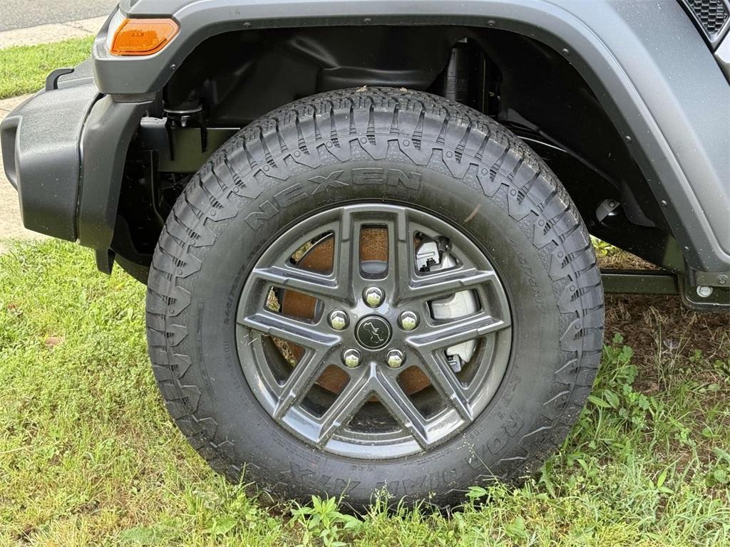 new 2025 Jeep Wrangler car, priced at $40,828