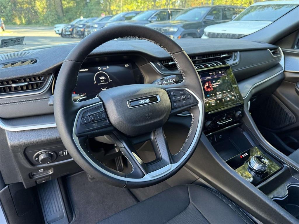 new 2025 Jeep Grand Cherokee car, priced at $36,653