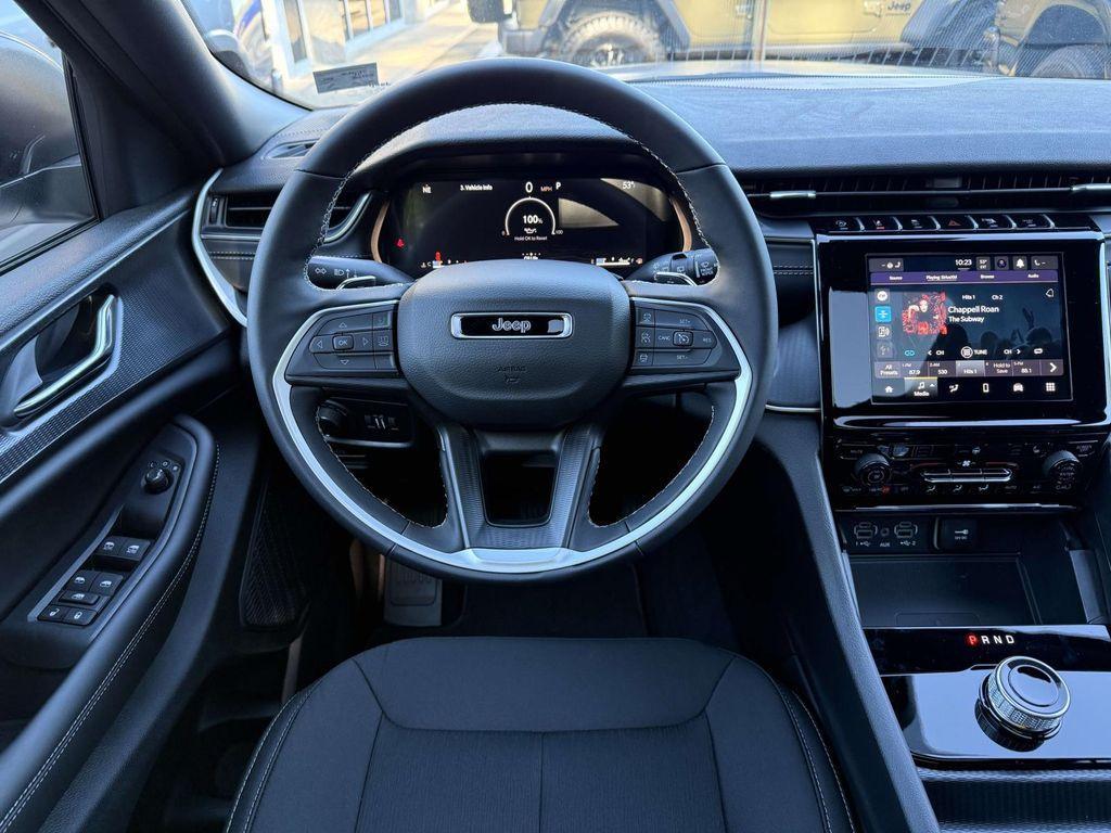 new 2025 Jeep Grand Cherokee car, priced at $35,653