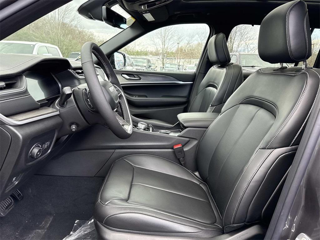 new 2025 Jeep Grand Cherokee L car, priced at $50,300