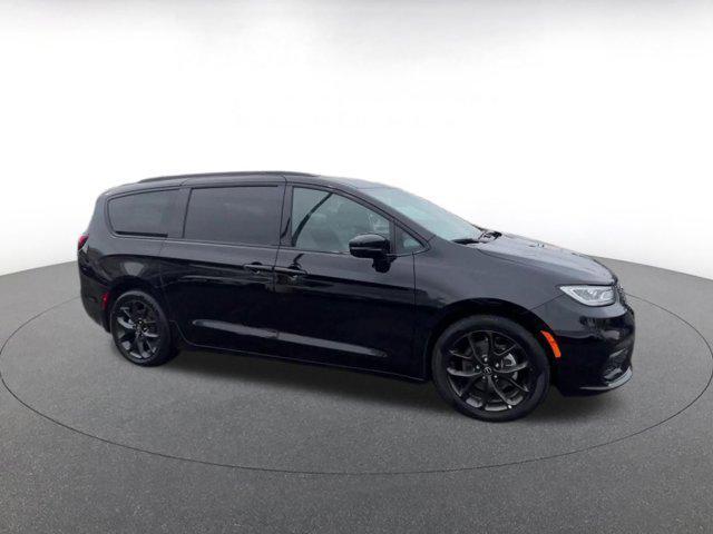 used 2025 Chrysler Pacifica car, priced at $36,531