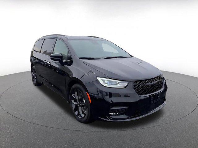 used 2025 Chrysler Pacifica car, priced at $36,531