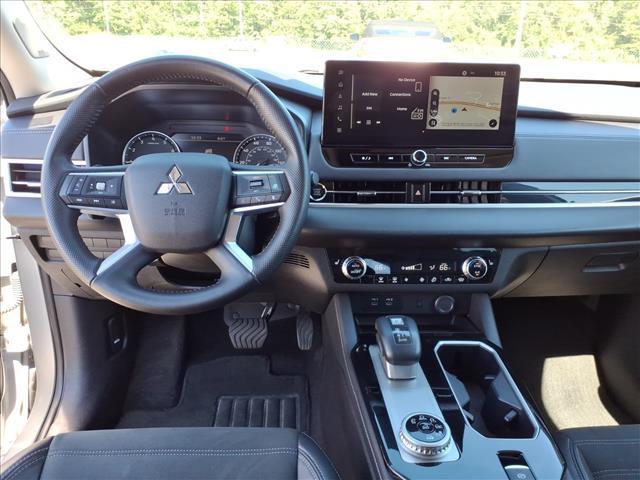 used 2025 Mitsubishi Outlander car, priced at $28,200