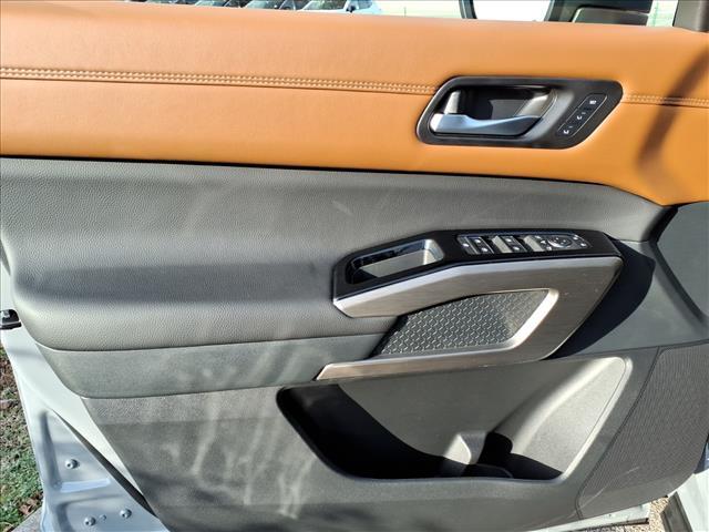 new 2025 Nissan Pathfinder car, priced at $42,895