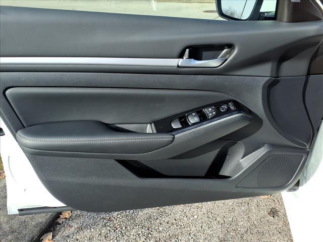 new 2025 Nissan Altima car, priced at $32,890