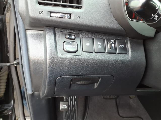 used 2013 Toyota Highlander car, priced at $13,985