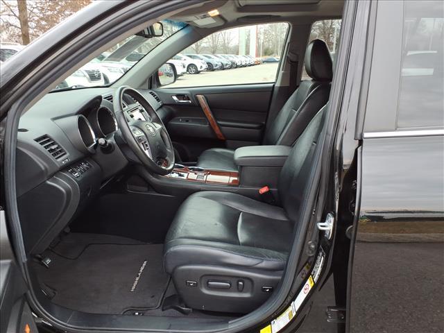 used 2013 Toyota Highlander car, priced at $13,985