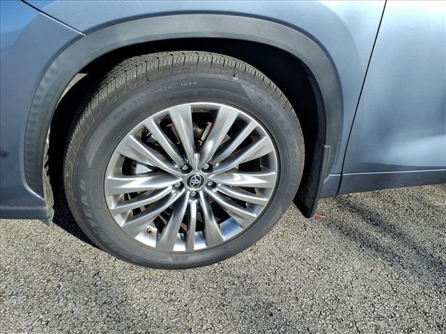 used 2020 Toyota Highlander car, priced at $32,985