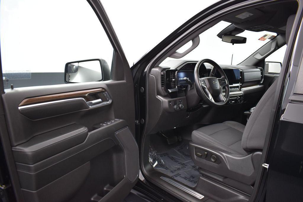 used 2024 Chevrolet Silverado 1500 car, priced at $41,614