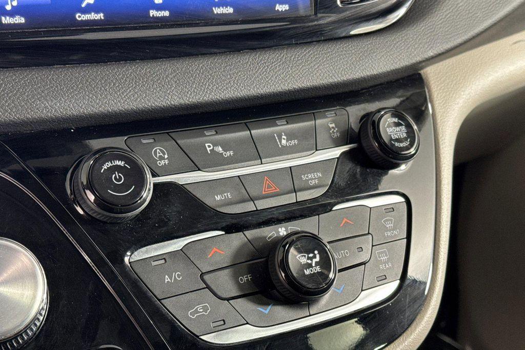 used 2024 Chrysler Pacifica car, priced at $22,621