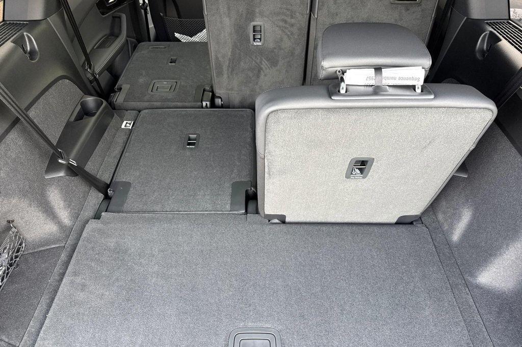 new 2026 Audi Q7 car, priced at $78,220