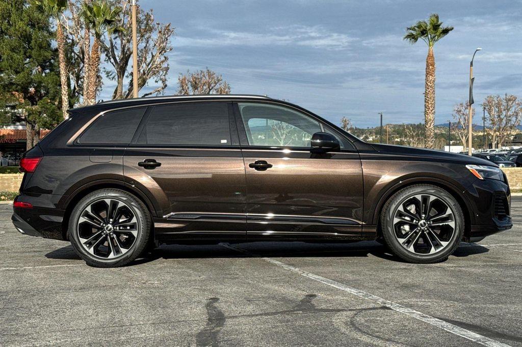 new 2026 Audi Q7 car, priced at $78,220
