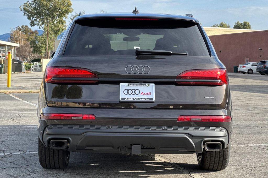 new 2026 Audi Q7 car, priced at $78,220