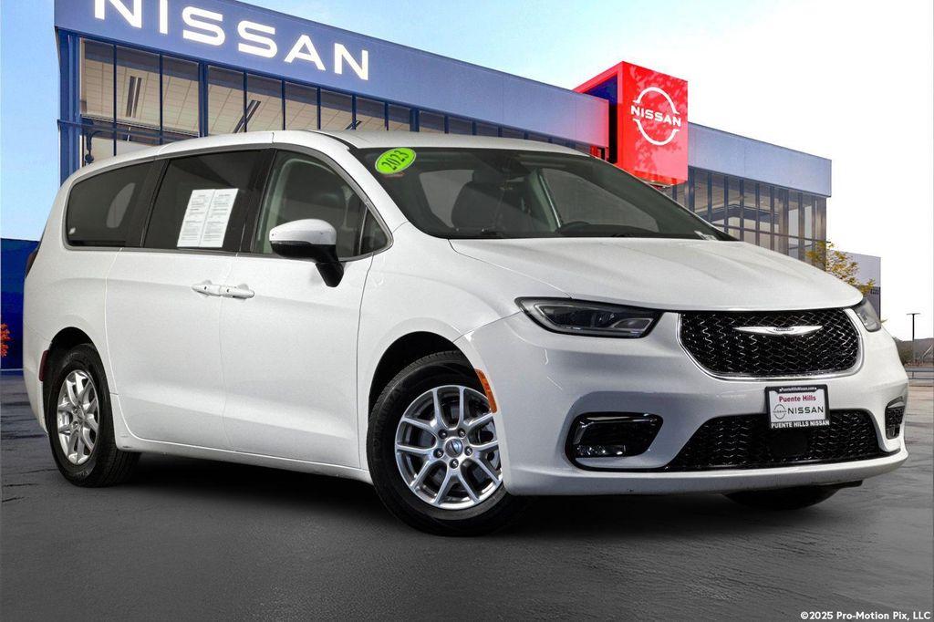 used 2023 Chrysler Pacifica car, priced at $22,658
