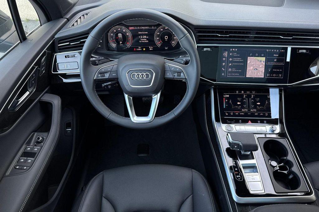 new 2025 Audi Q7 car, priced at $76,770