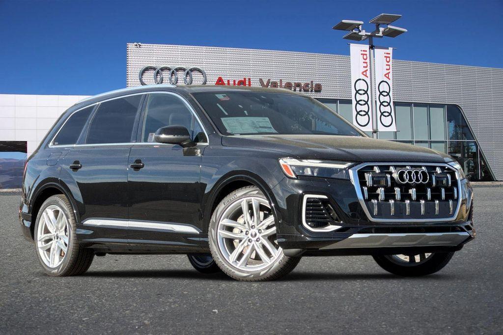 new 2025 Audi Q7 car, priced at $76,770