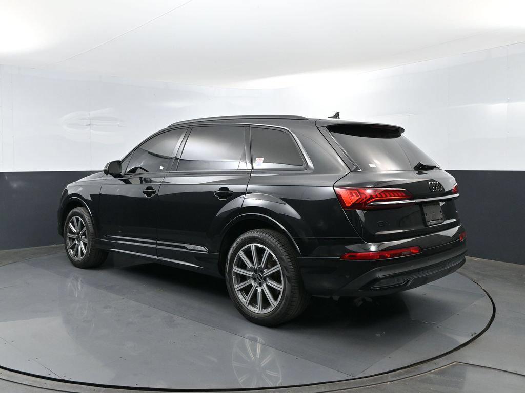 Audi Q7 view 25