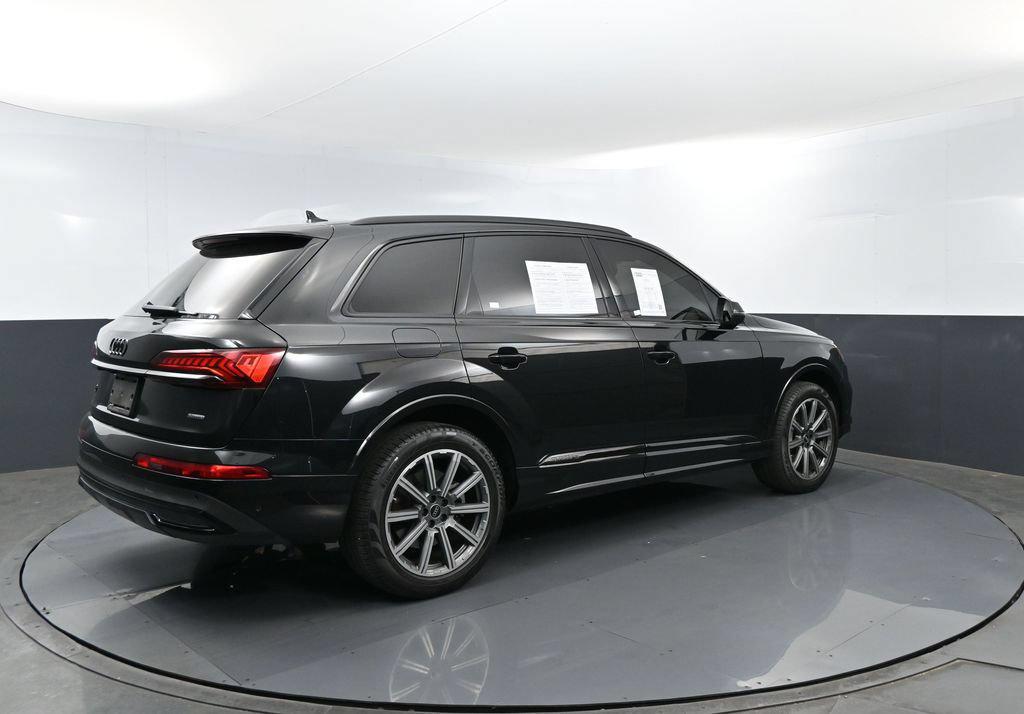 Audi Q7 view 23