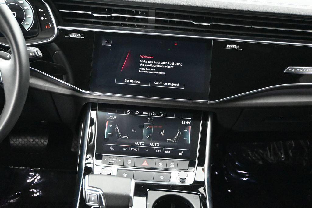 Audi Q7 view 15