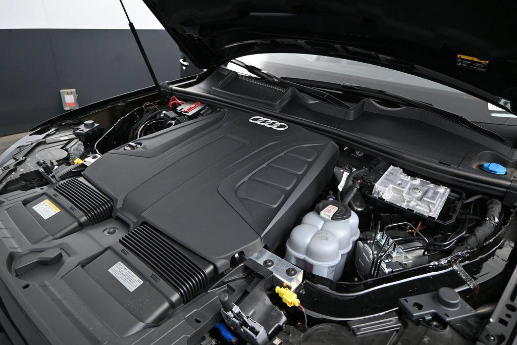 Audi Q7 view 22