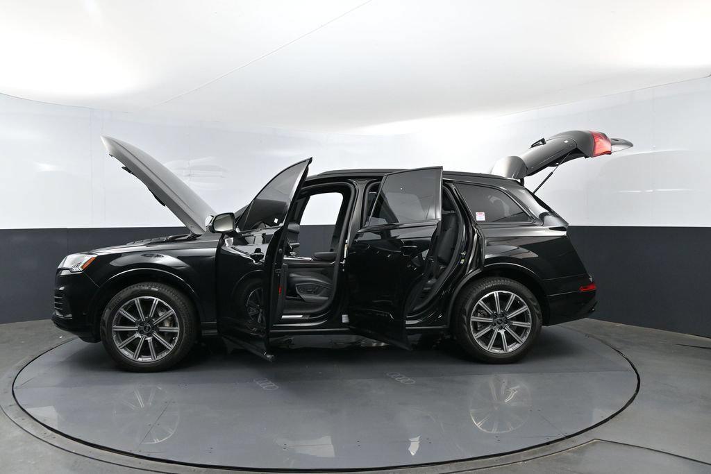 Audi Q7 view 31