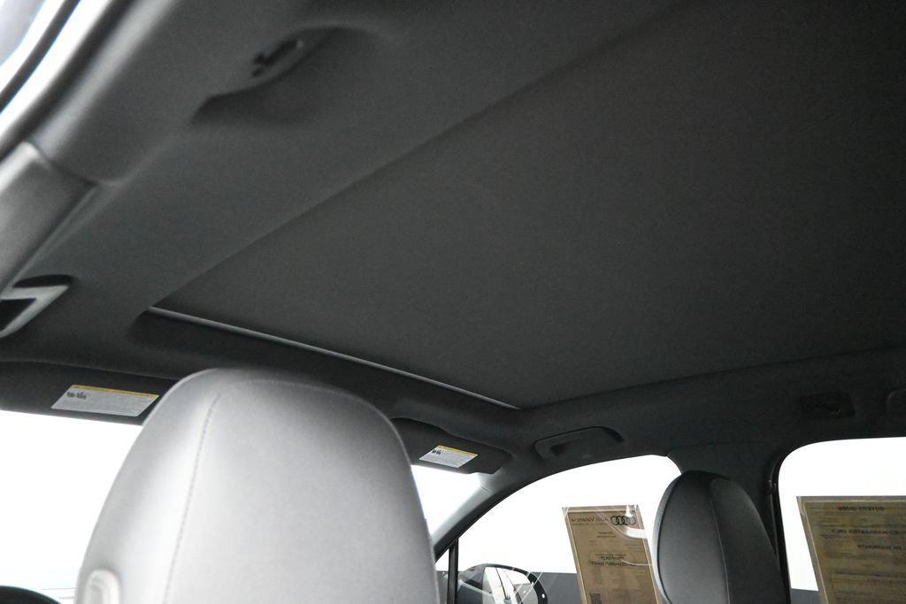 Audi Q7 view 17