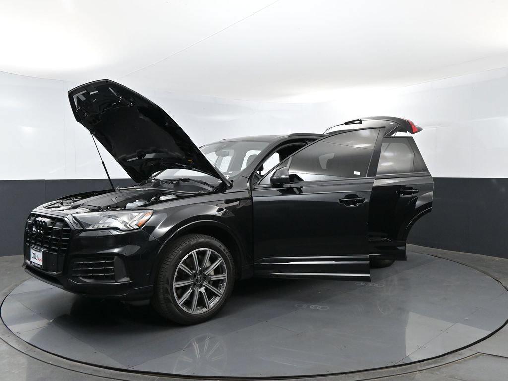 Audi Q7 view 27