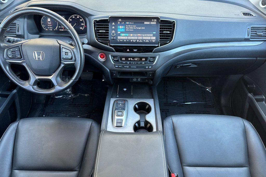 used 2025 Honda Ridgeline car, priced at $35,364