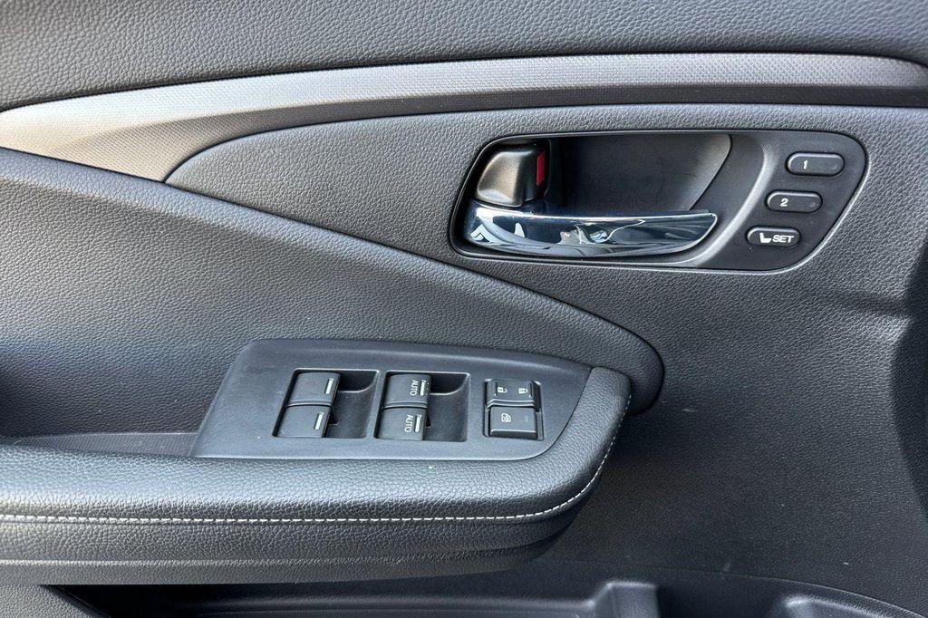 used 2025 Honda Ridgeline car, priced at $35,315