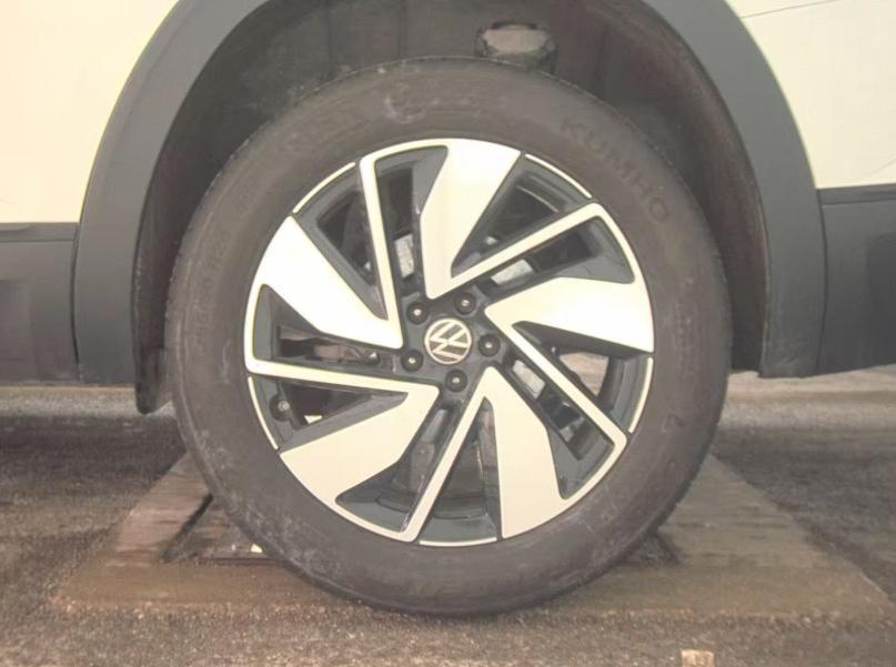 used 2025 Volkswagen Atlas car, priced at $37,680